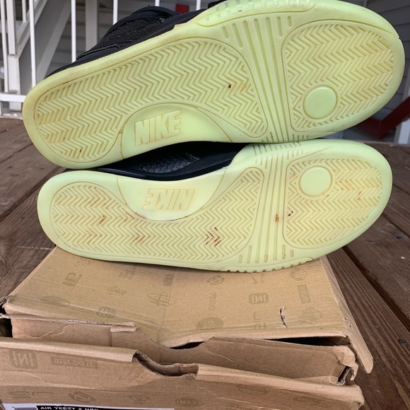 Nike Yeezy air 2 nrg - Picture 8 of 8